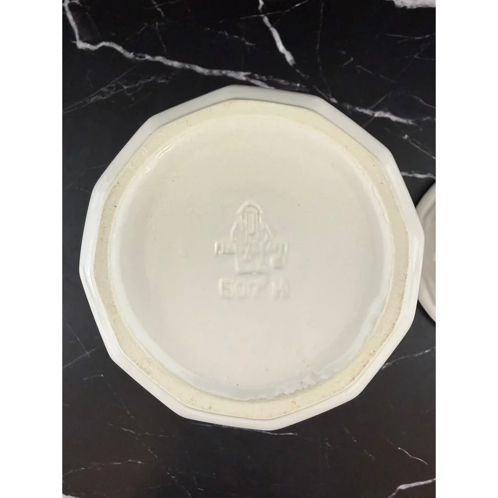 VTG Pfaltzgraff Heritage White 7in Canister with Lid READ
